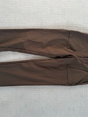 ALO Yoga Men's Chino Pants - Dark Brown